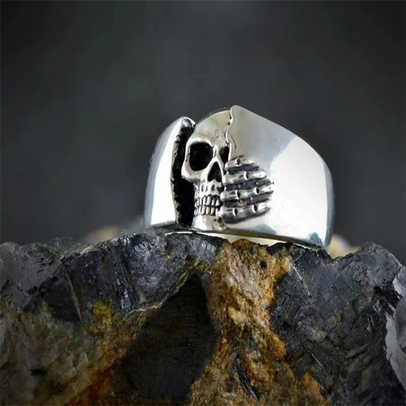 Retro Gothic Skull Half-Shaped Ring Fashion Personality Men's Casual Party Domineering Locomotive Punk Style Ring Jewelry
Retro Gothic Skull Half-Shaped Ring Fashion Personality Men's Casual Party Domineering Locomotive Punk Style Ring Jewelry