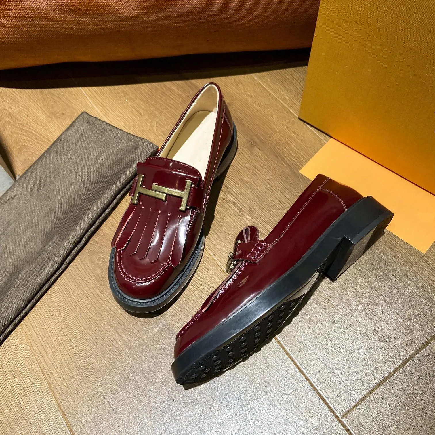 Fringed Metal Buckle Mid-heel Loafers Female British Style Crocodile Pattern Casual All-match Trend Leather Single Shoes 
Fringed Metal Buckle Mid-heel Loafers Female British Style Crocodile Pattern Casual All-match Trend Leather Single Shoes