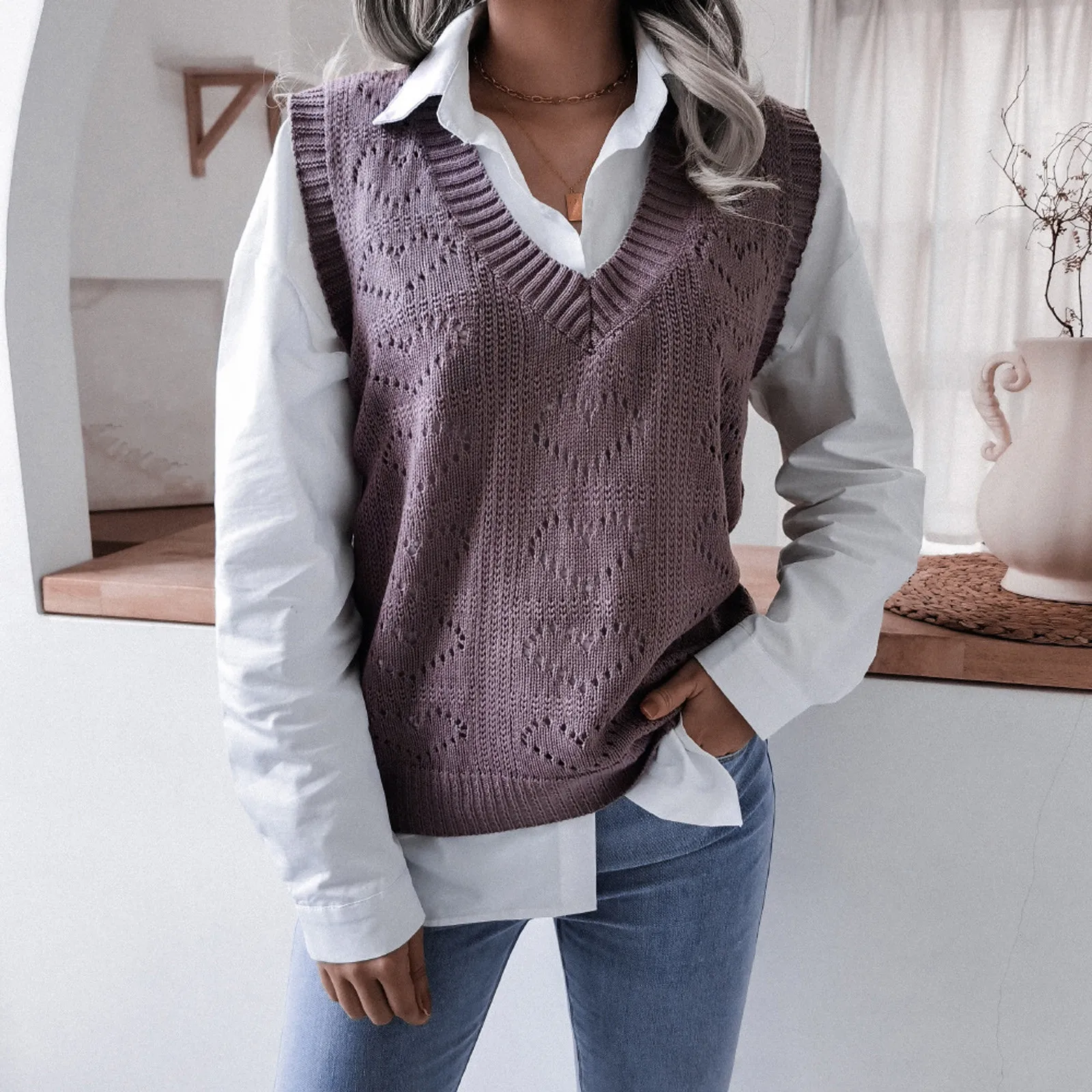 Autumn Casual Solid Sweater Women V-neck Sleeveless Loose Hollow Chunky Knitted Pullover Sweater Casual Bottom Jumper Vest 
Autumn Casual Solid Sweater Women V-neck Sleeveless Loose Hollow Chunky Knitted Pullover Sweater Casual Bottom Jumper Vest