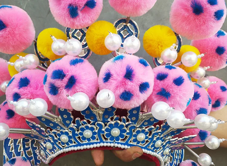 Cute Chinese Opera Hat For Adults Lady General Hua Mulan Drama Dance Headwear Funny Pompom Ball Hats
Cute Chinese Opera Hat For Adults Lady General Hua Mulan Drama Dance Headwear Funny Pompom Ball Hats