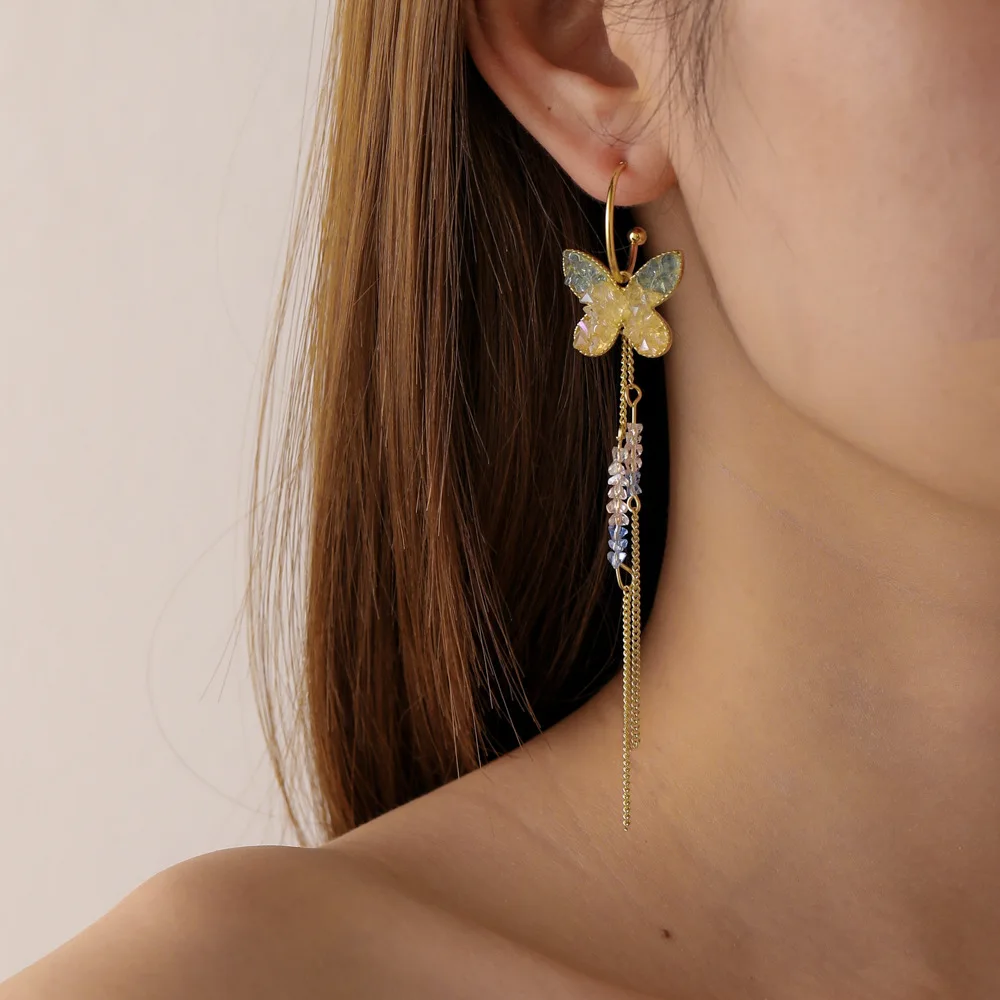 OE Korea Transparent Crystal Butterfly Tassel Earrings Crushed Stone Chain Long Stud Earrings Woman Jewelry
OE Korea Transparent Crystal Butterfly Tassel Earrings Crushed Stone Chain Long Stud Earrings Woman Jewelry