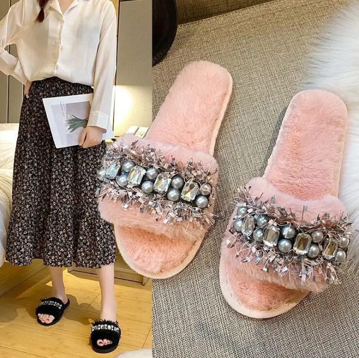 New Winter Fur Slippers Women Shoes Woman Bling Crystal Pearl Solid Plush Flat Fur Slides Women Fluffy Slippers Plus Size
New Winter Fur Slippers Women Shoes Woman Bling Crystal Pearl Solid Plush Flat Fur Slides Women Fluffy Slippers Plus Size