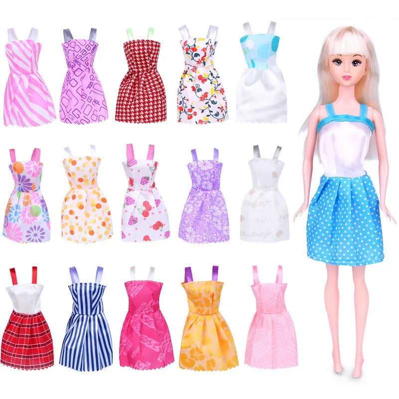 15 PCS Random Fashion Dress Clothes for Barbie BJD Doll Accessories Play House Dressing Up
15 PCS Random Fashion Dress Clothes for Barbie BJD Doll Accessories Play House Dressing Up