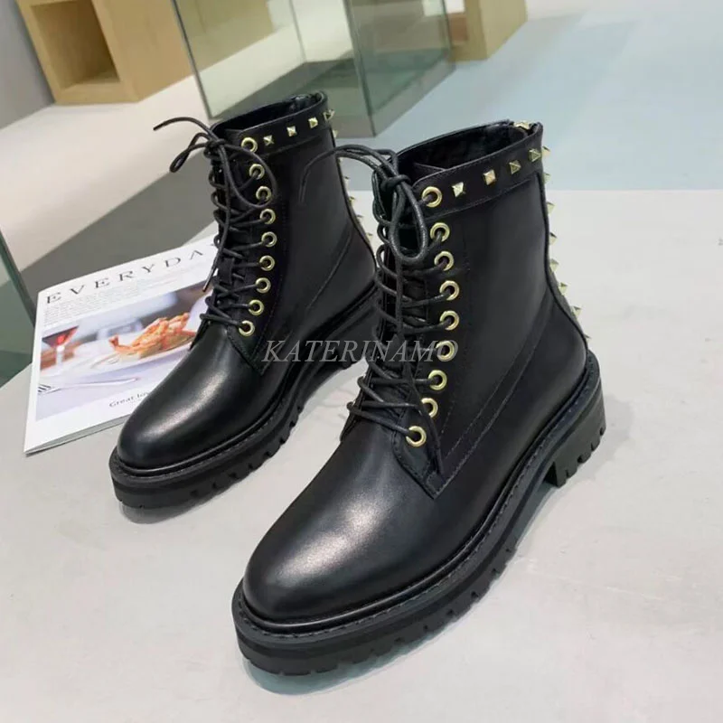 Brand Designer Women Martin Boots Genuine Leather Rivet Decor Fashion Zipper Lace Up Ankle Boot Short Ladies Shoes Autumn Winter
Brand Designer Women Martin Boots Genuine Leather Rivet Decor Fashion Zipper Lace Up Ankle Boot Short Ladies Shoes Autumn Winter