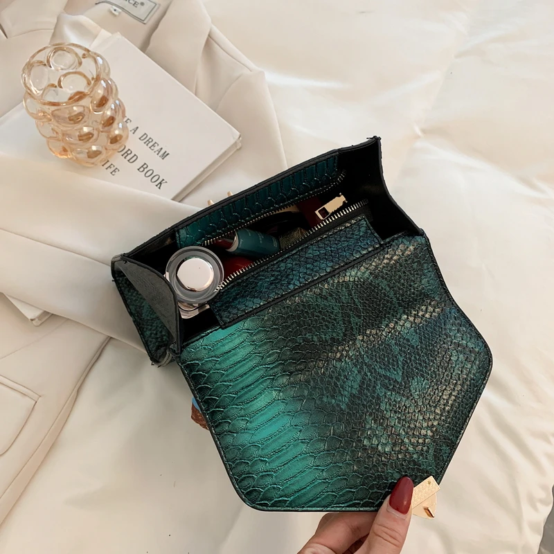 High Class Fashion Snake Skin Female Shoulder Bag Elegant Business Casual Crossbody Flap Bags for Women 2021 New Arrival
High Class Fashion Snake Skin Female Shoulder Bag Elegant Business Casual Crossbody Flap Bags for Women 2021 New Arrival