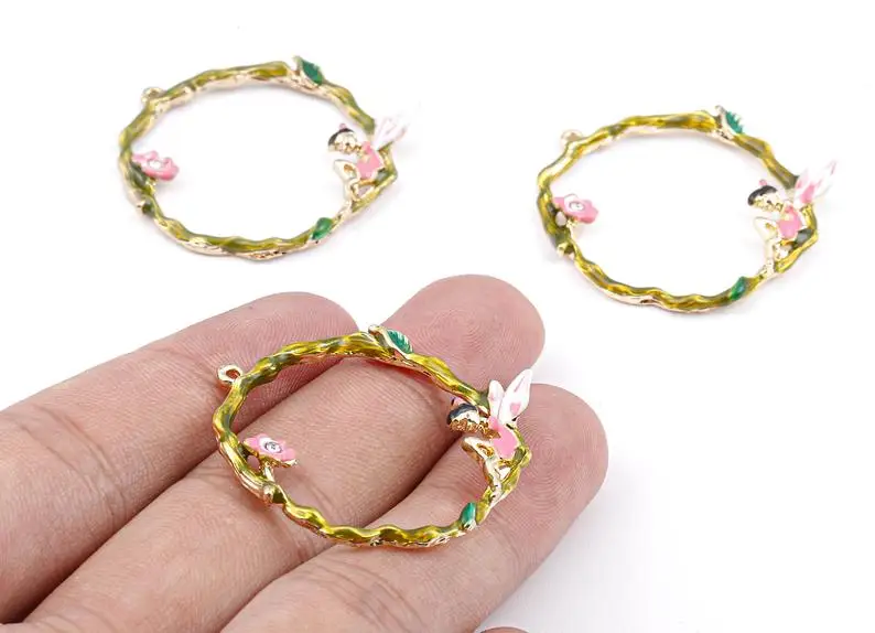 Alloy Fairy Charms - Zinc Alloy Fairy Earrings - Fairy Enamel Pendant - 2Pcs/Lot - 39.15x35.86mm - ZZ1409
Alloy Fairy Charms - Zinc Alloy Fairy Earrings - Fairy Enamel Pendant - 2Pcs/Lot - 39.15x35.86mm - ZZ1409