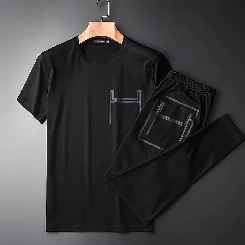 2020 summer new short sleeve suit men's summer new fashion young and middle-aged thin print T-shirt two-piece set
2020 summer new short sleeve suit men's summer new fashion young and middle-aged thin print T-shirt two-piece set