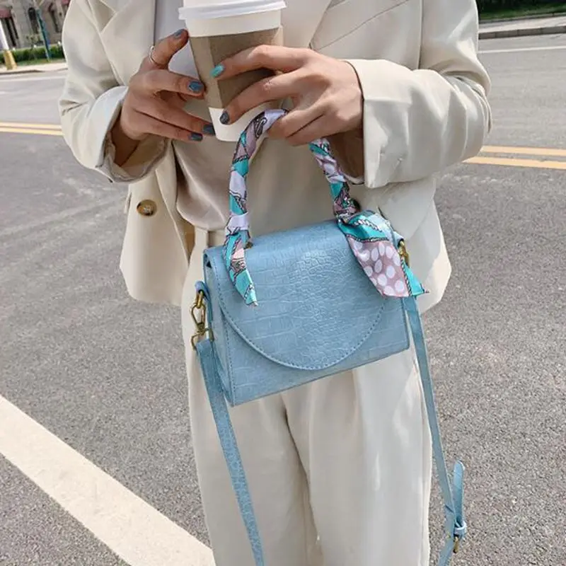 Elegant Female Ribbon Tote bag 2020 New High-quality Leather Women's Designer Handbag Crocodile pattern Shoulder Messenger Bag
Elegant Female Ribbon Tote bag 2020 New High-quality Leather Women's Designer Handbag Crocodile pattern Shoulder Messenger Bag