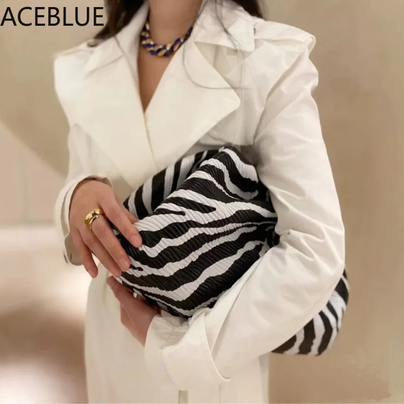 Женский клатч с голографическим облаком, модная повседневная сумка-Зебра 2021, сумка-кошелек с зажимом, Женская плиссированная сумочка-тоут 
Женский клатч с голографическим облаком, модная повседневная сумка-Зебра 2021, сумка-кошелек с зажимом, Женская плиссированная сумочка-тоут