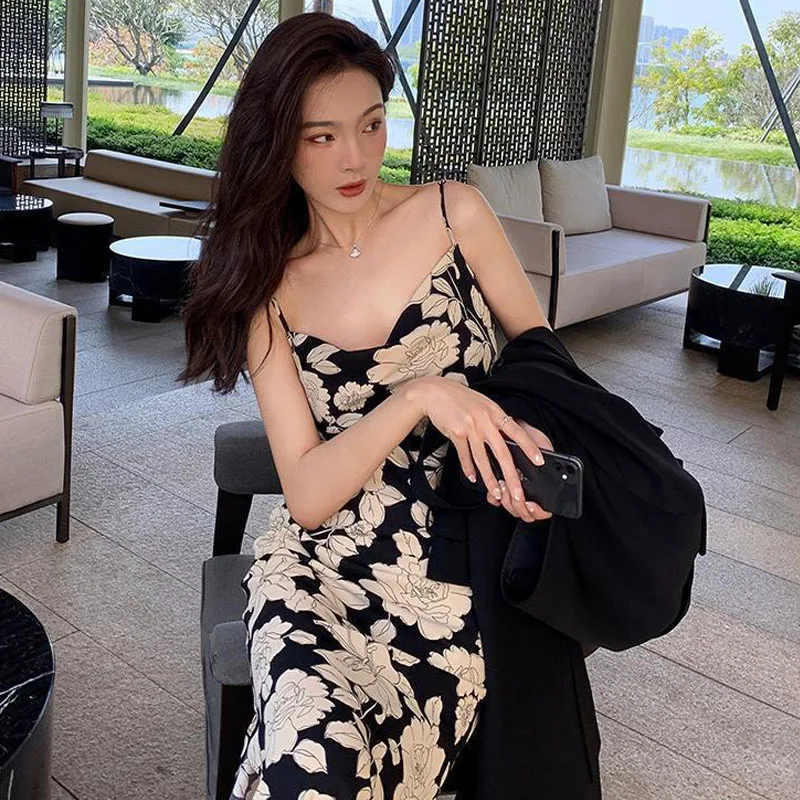 Evening Party for Females Floral Design 2021 Summer Korean Style Tull Vintage Strap Dress Women Sleeveless Slim Elegant Dresses
Evening Party for Females Floral Design 2021 Summer Korean Style Tull Vintage Strap Dress Women Sleeveless Slim Elegant Dresses