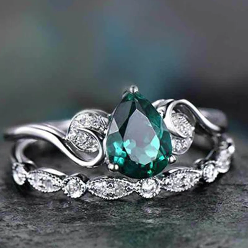 Milangirl 2 Piece Set / Ladies Luxury Green Crystal Ring Ladies Charm Zircon Engagement Ring Jewelry
Milangirl 2 Piece Set / Ladies Luxury Green Crystal Ring Ladies Charm Zircon Engagement Ring Jewelry