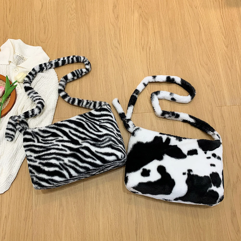 Women Fashion Shoulder Bag Plush Zebra Leopard Pattern Printing Crossbody Bag Vintage Winter Purse Crossbody Bag
Women Fashion Shoulder Bag Plush Zebra Leopard Pattern Printing Crossbody Bag Vintage Winter Purse Crossbody Bag