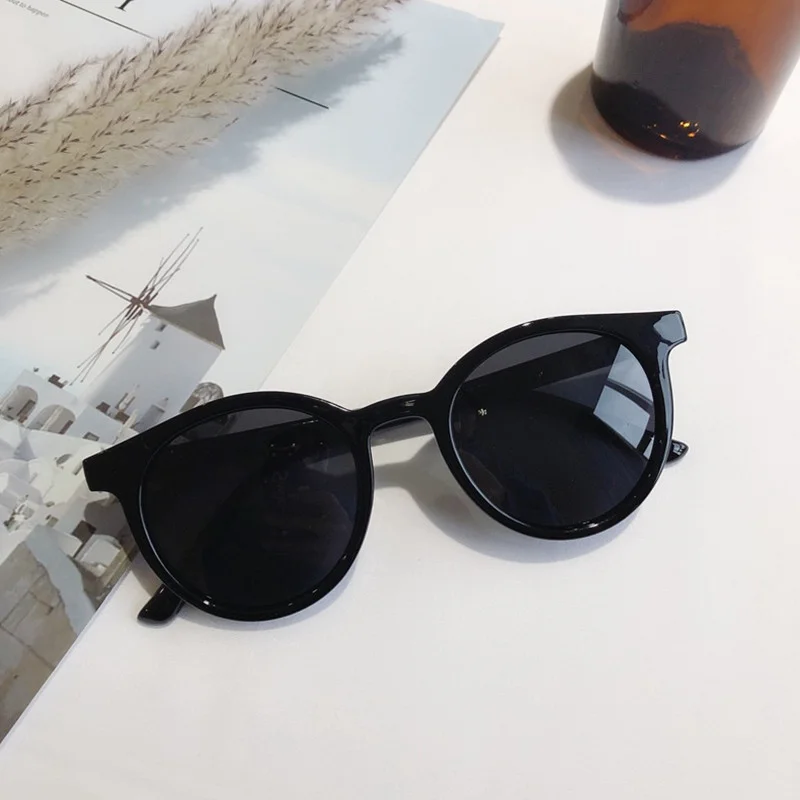 Fashion Cute Sexy Retro Cat Eye Sunglasses Woman Vintage Brand Designer Round Sun Glasses For Female Male UV400 
Fashion Cute Sexy Retro Cat Eye Sunglasses Woman Vintage Brand Designer Round Sun Glasses For Female Male UV400
