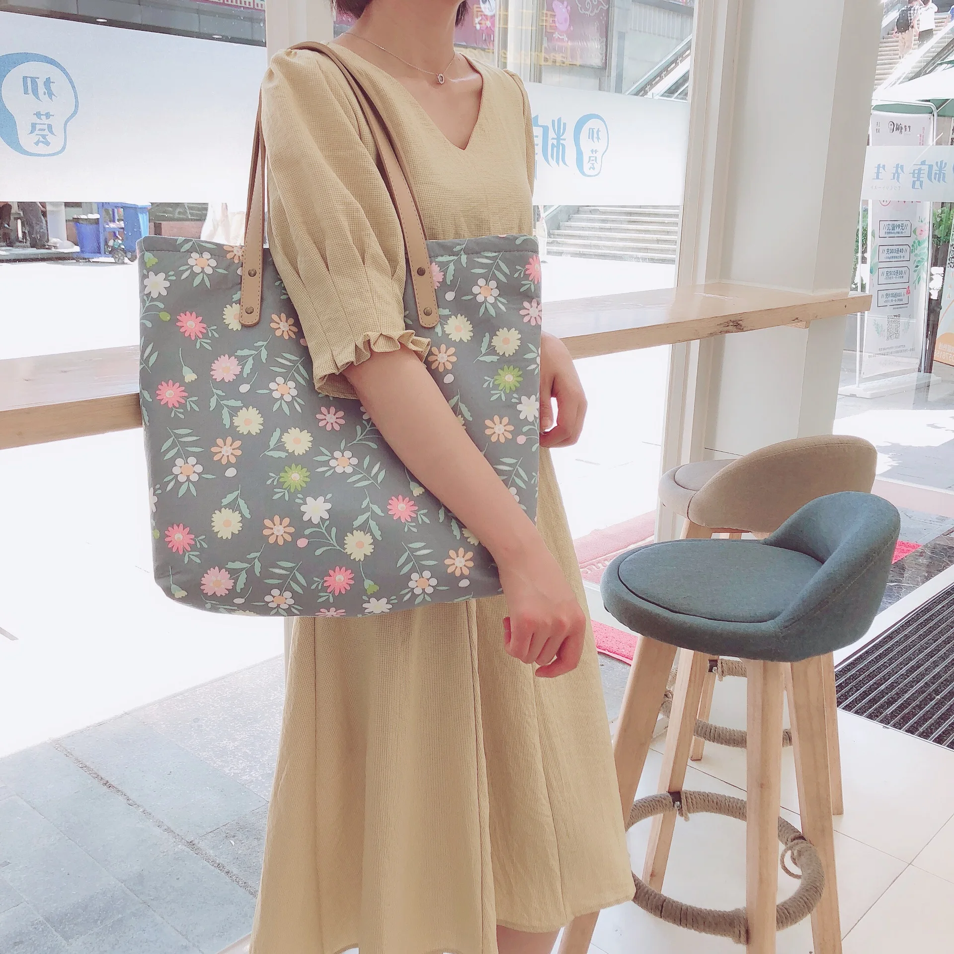 Women's Shoulder Bag Cloth Bag Women's Fresh One Shoulder Heavy Belt Cotton Bag Handbag Student Bag Beach Bag High Capacity
Women's Shoulder Bag Cloth Bag Women's Fresh One Shoulder Heavy Belt Cotton Bag Handbag Student Bag Beach Bag High Capacity