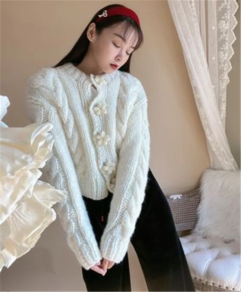 Ретро бежевый маленький аромат ручной крючок цветок фотография игла оболочка Пряжка мохер
Ретро бежевый маленький аромат ручной крючок цветок фотография игла оболочка Пряжка мохер