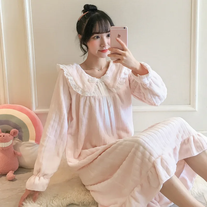 Thickened strawberry nightdress women autumn and winter flannel simple fashion Lace Princess Dress court Korean version pajamas
Thickened strawberry nightdress women autumn and winter flannel simple fashion Lace Princess Dress court Korean version pajamas