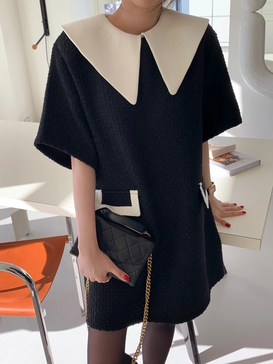 VIMIMI 2021 новые летние ретро небольшой аромат пригородных лацкане черно-белые контрастные Цвет свободные открытое женское платье
VIMIMI 2021 новые летние ретро небольшой аромат пригородных лацкане черно-белые контрастные Цвет свободные открытое женское платье