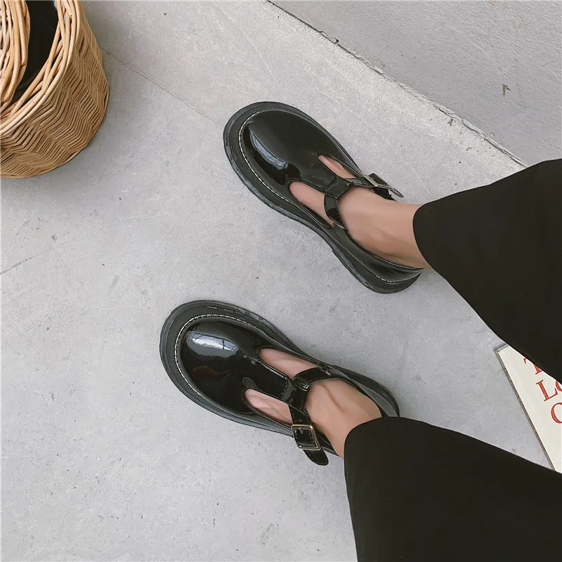 Small leather shoes female British 2020 spring new Mori girl Japanese wild black retro shoes word buckle 
Small leather shoes female British 2020 spring new Mori girl Japanese wild black retro shoes word buckle