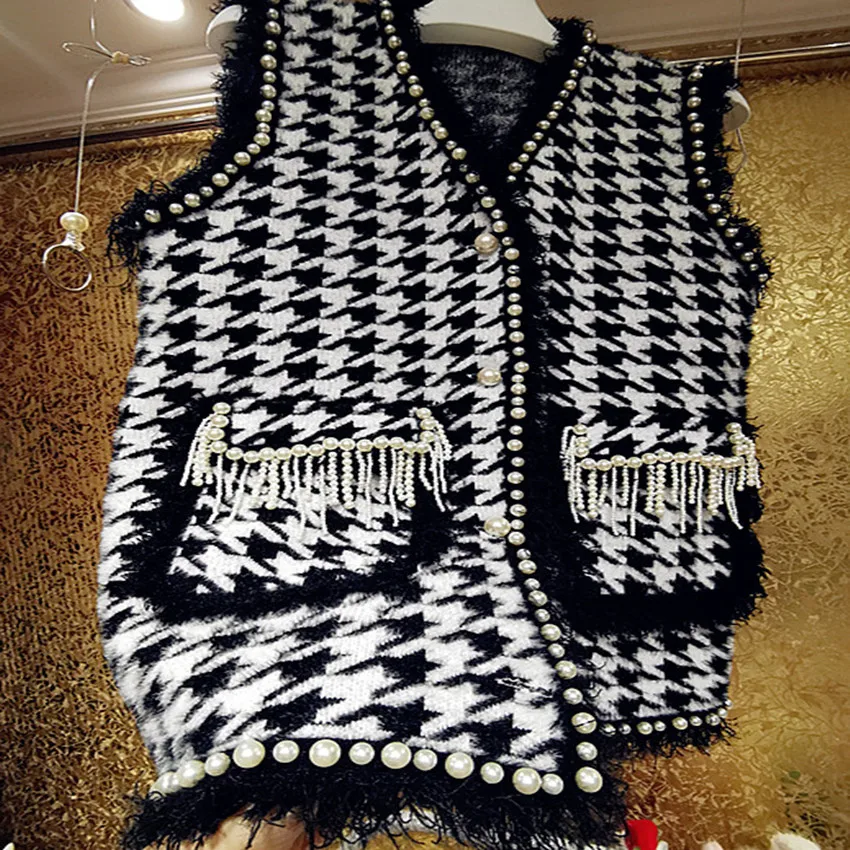 Luxury Heavy Industry Beaded Houndstooth vest women Small Fragrant Tweed Beaded Pearl Plush Thick Waistcoat
Luxury Heavy Industry Beaded Houndstooth vest women Small Fragrant Tweed Beaded Pearl Plush Thick Waistcoat