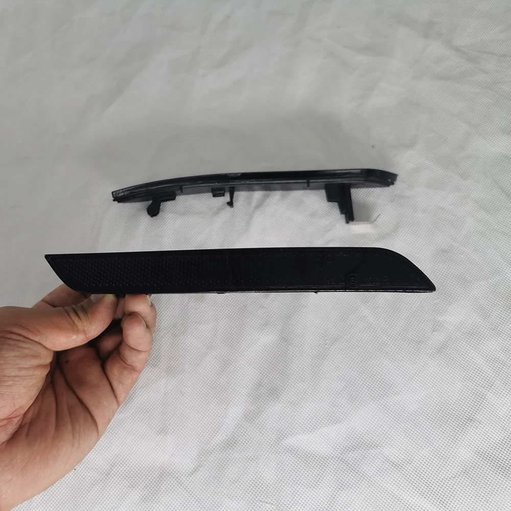 2pcs Side logo reflector Accessory For 2008-14 BMW E71 X6 2010-13 E70 X5M Parts High Quality
2pcs Side logo reflector Accessory For 2008-14 BMW E71 X6 2010-13 E70 X5M Parts High Quality