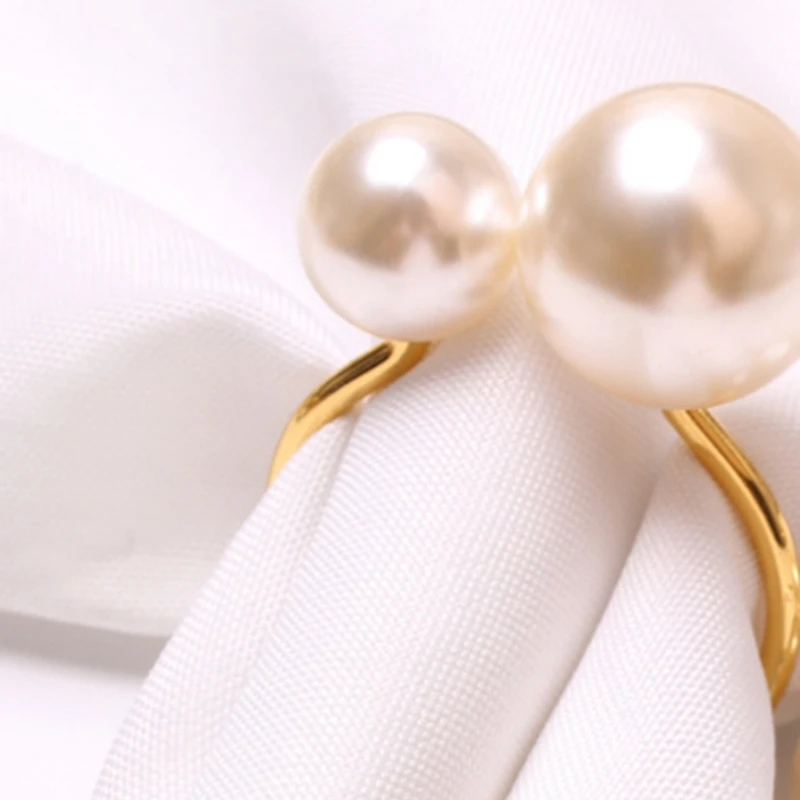 12Pcs/Lot Creative Personality Metal Napkin Ring the Toast Button Ring Napkin Western Buckle Napkin Ring Pearl Meal
12Pcs/Lot Creative Personality Metal Napkin Ring the Toast Button Ring Napkin Western Buckle Napkin Ring Pearl Meal