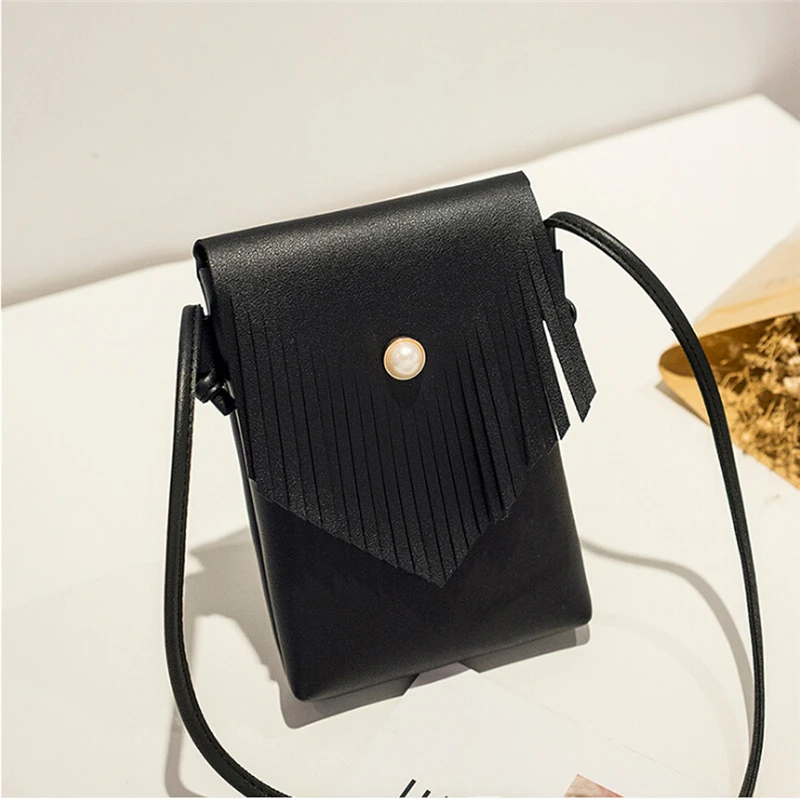 Fashion Women's Tassel Pearl Messenger Bag Korean Version of the Female Mobile phone Shoulder Bag
Fashion Women's Tassel Pearl Messenger Bag Korean Version of the Female Mobile phone Shoulder Bag