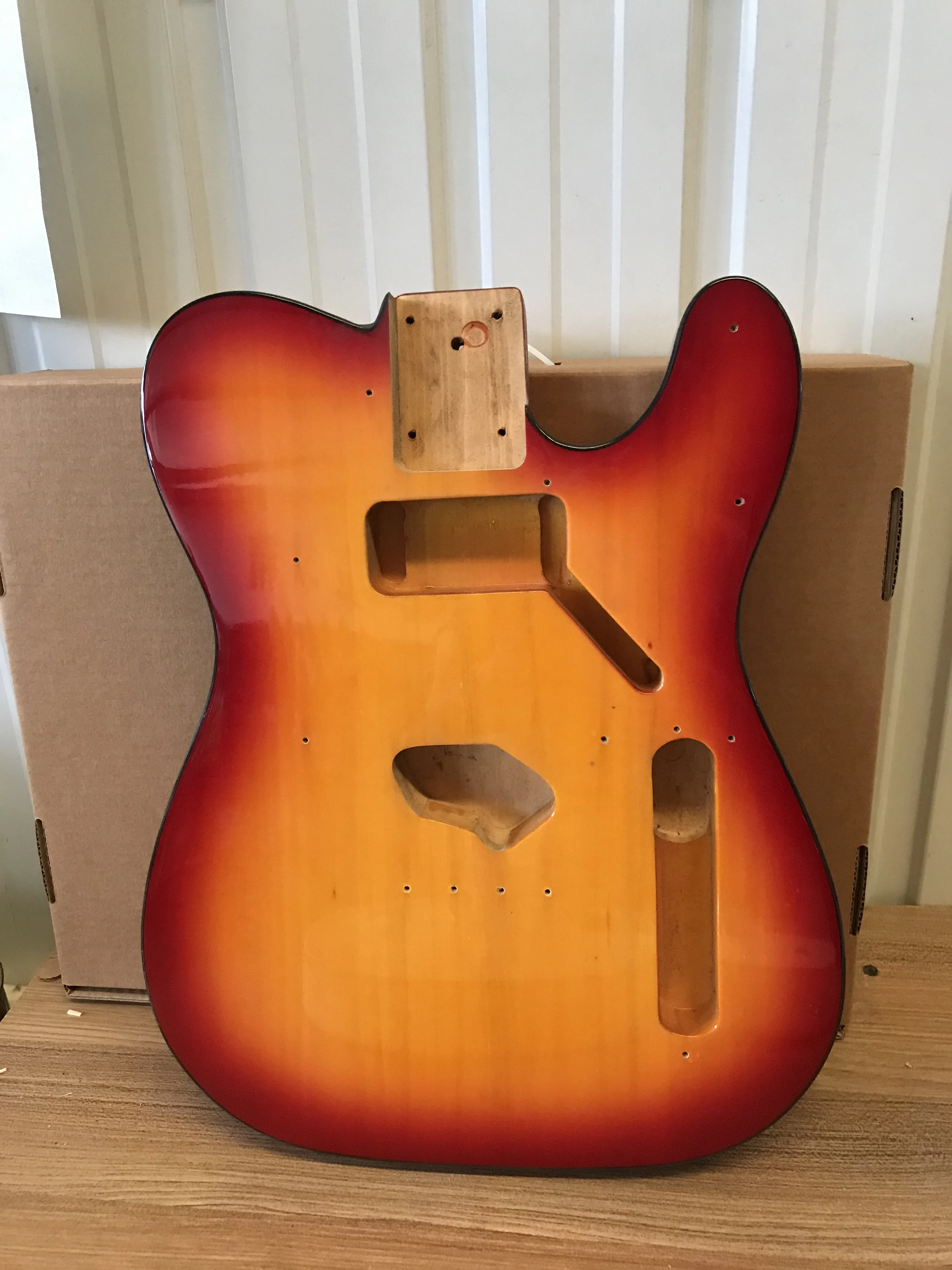 Корпус электрогитары TL Style TELE Sunburst корпус гитары для электрогитары запчасти «сделай сам» панель для гитары Sunset
Корпус электрогитары TL Style TELE Sunburst корпус гитары для электрогитары запчасти «сделай сам» панель для гитары Sunset
