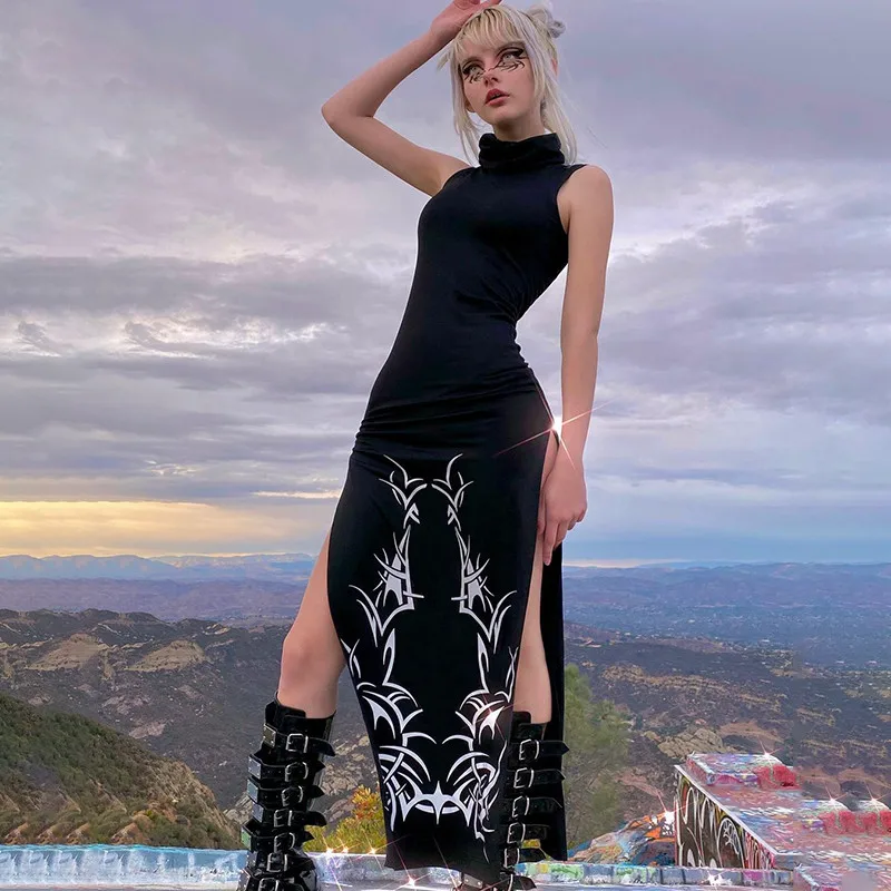 Women’s Summer Sleeveless Black Long Dress Vintage Printing High Collar Slim Fit Split Dress
Women’s Summer Sleeveless Black Long Dress Vintage Printing High Collar Slim Fit Split Dress