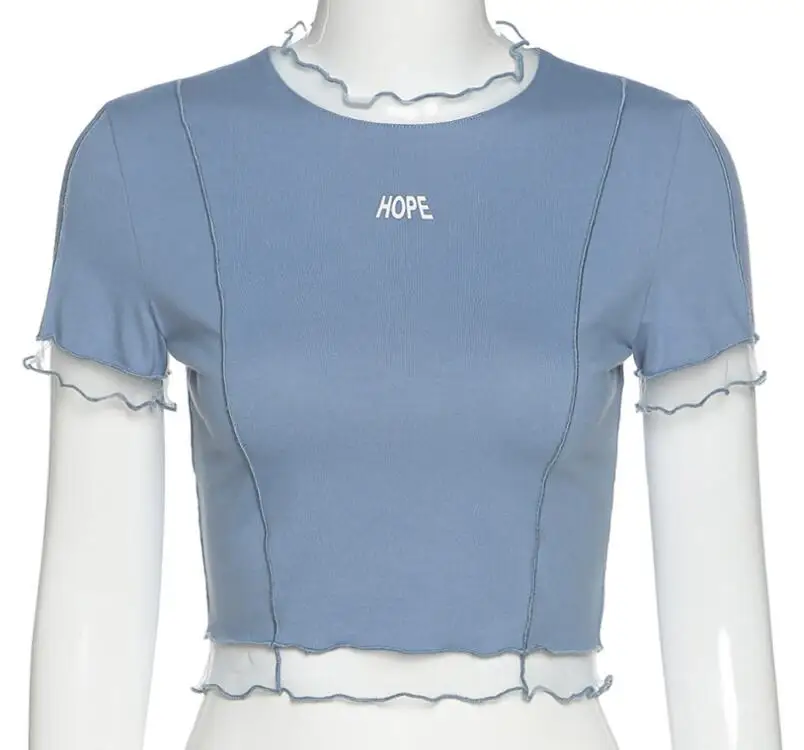 Женская футболка с круглым вырезом и надписью
Женская футболка с круглым вырезом и надписью