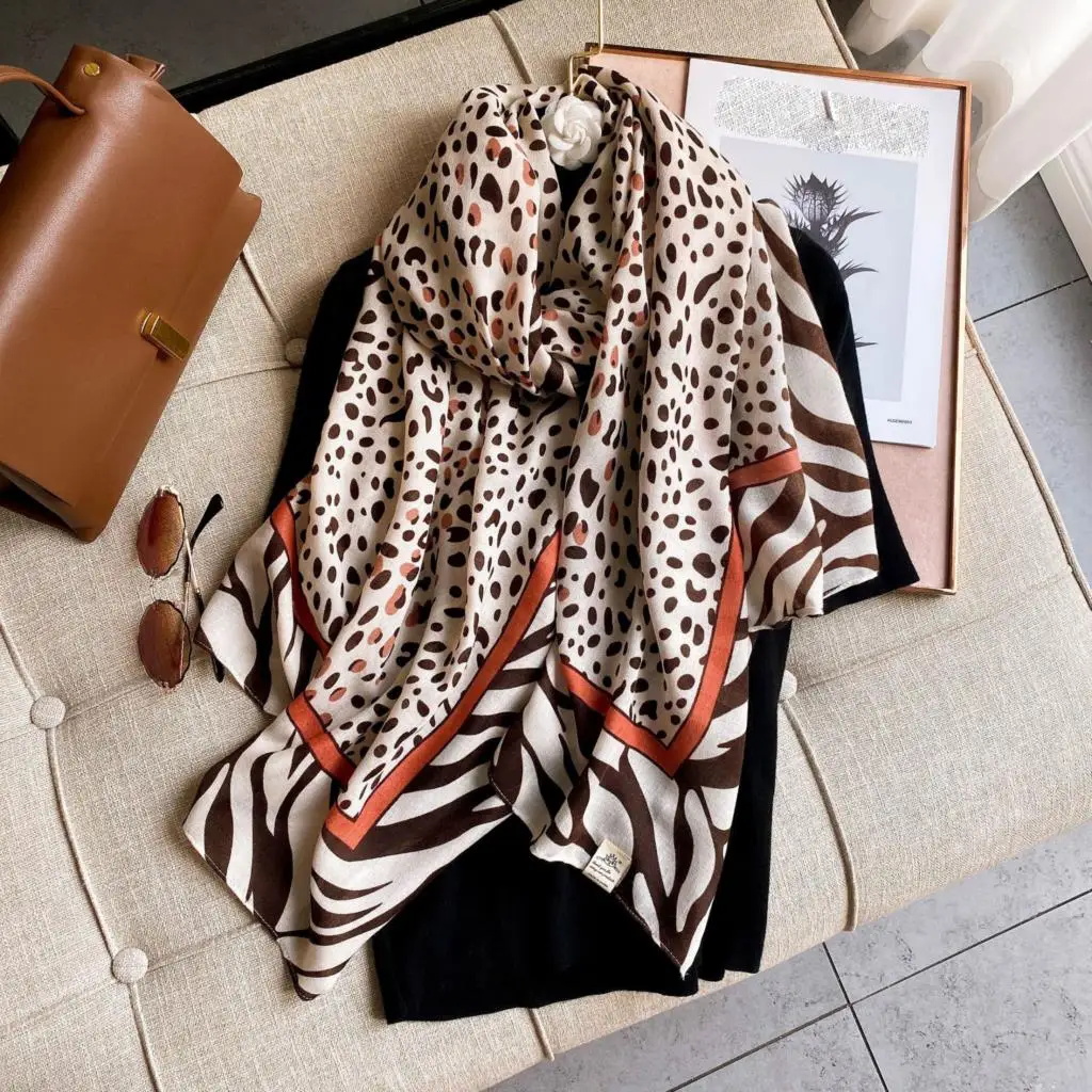 2022 Luxury Women Cotton Scarf Large Shawls Pashmina Hijab Foulard Beach Stole Head Scarves Autumn winter fashion bandana wrap
2022 Luxury Women Cotton Scarf Large Shawls Pashmina Hijab Foulard Beach Stole Head Scarves Autumn winter fashion bandana wrap
