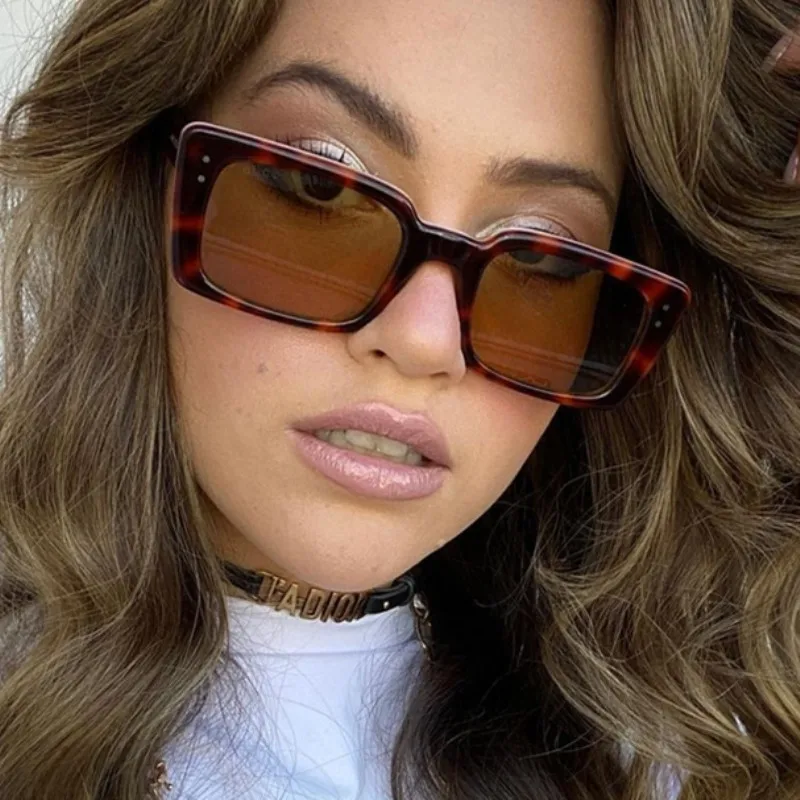 Vintage Fashion Small Square Sunglasses For Women Designer Classic Retro Sun Glasses Luxury Brand Elegant One Peice Shades
Vintage Fashion Small Square Sunglasses For Women Designer Classic Retro Sun Glasses Luxury Brand Elegant One Peice Shades