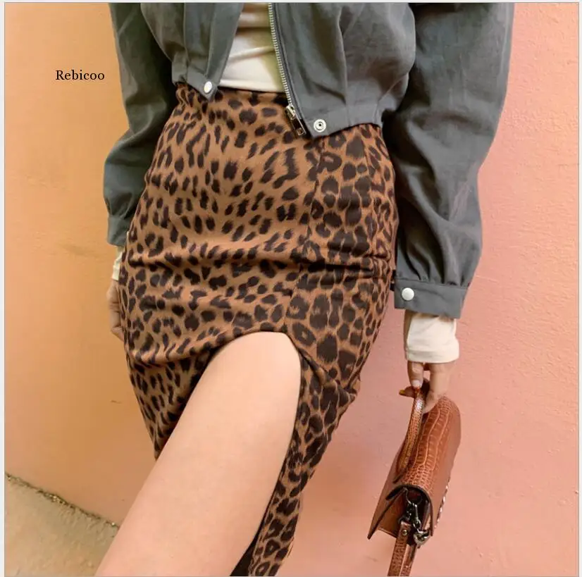 Women's Skirt Slim High Waist Hem Split Package Hip Casual Elegant Leopard Knee-Length Skirt Women Summer Streetwear
Women's Skirt Slim High Waist Hem Split Package Hip Casual Elegant Leopard Knee-Length Skirt Women Summer Streetwear