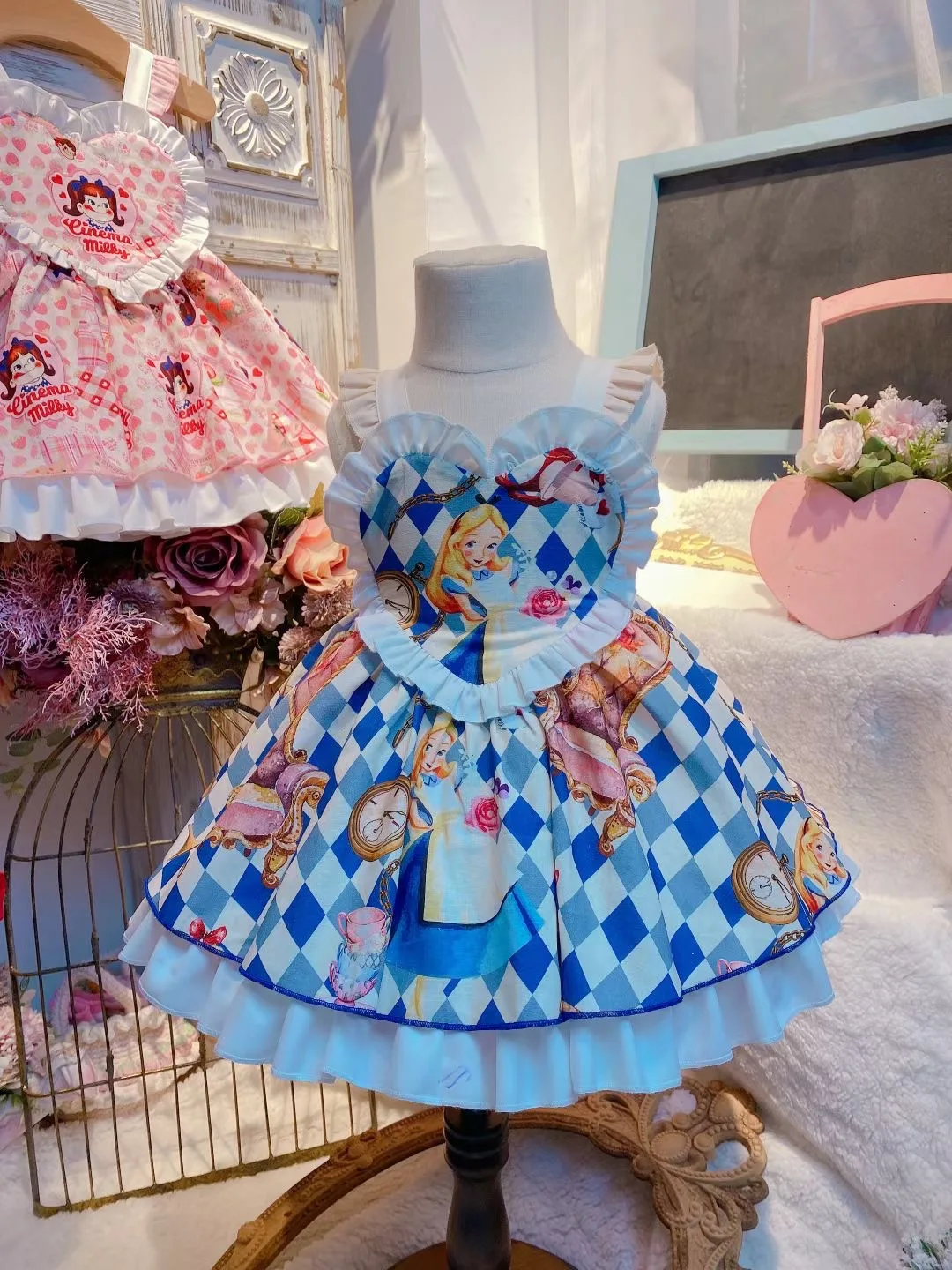 Baby Summer Girl Pink Doll Alice Blue Heart Shape Suspender Dress for Birthday Holiday Casual
Baby Summer Girl Pink Doll Alice Blue Heart Shape Suspender Dress for Birthday Holiday Casual