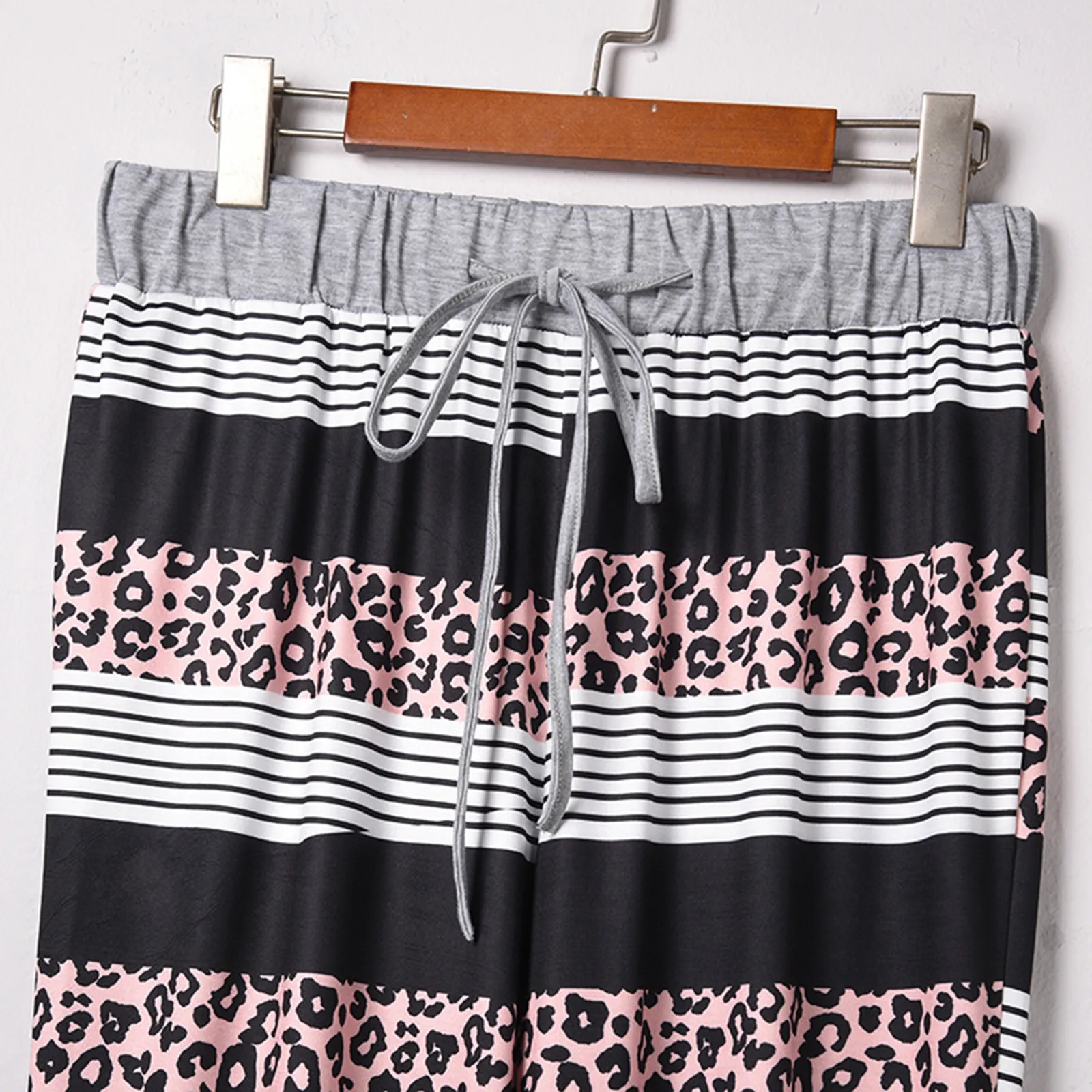 Women's Pants Low-Rise Leopard Stripe Loose-Fit Lace-Up Wide-Leg Pants Wide-Leg Cropped Pants Linen Capri Harem Casual Trousers
Women's Pants Low-Rise Leopard Stripe Loose-Fit Lace-Up Wide-Leg Pants Wide-Leg Cropped Pants Linen Capri Harem Casual Trousers