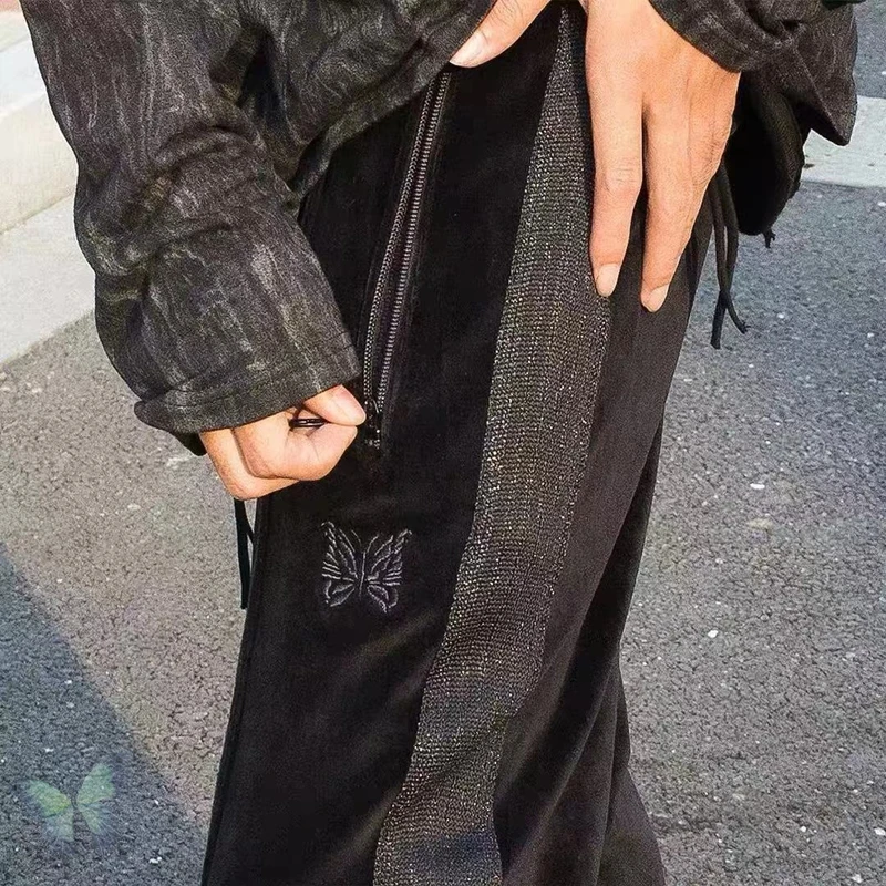 Needles AWGE Fleece Pants Embroidered Butterfly Needles AWGE Sweatpants Inside Tag Label Trousers
Needles AWGE Fleece Pants Embroidered Butterfly Needles AWGE Sweatpants Inside Tag Label Trousers