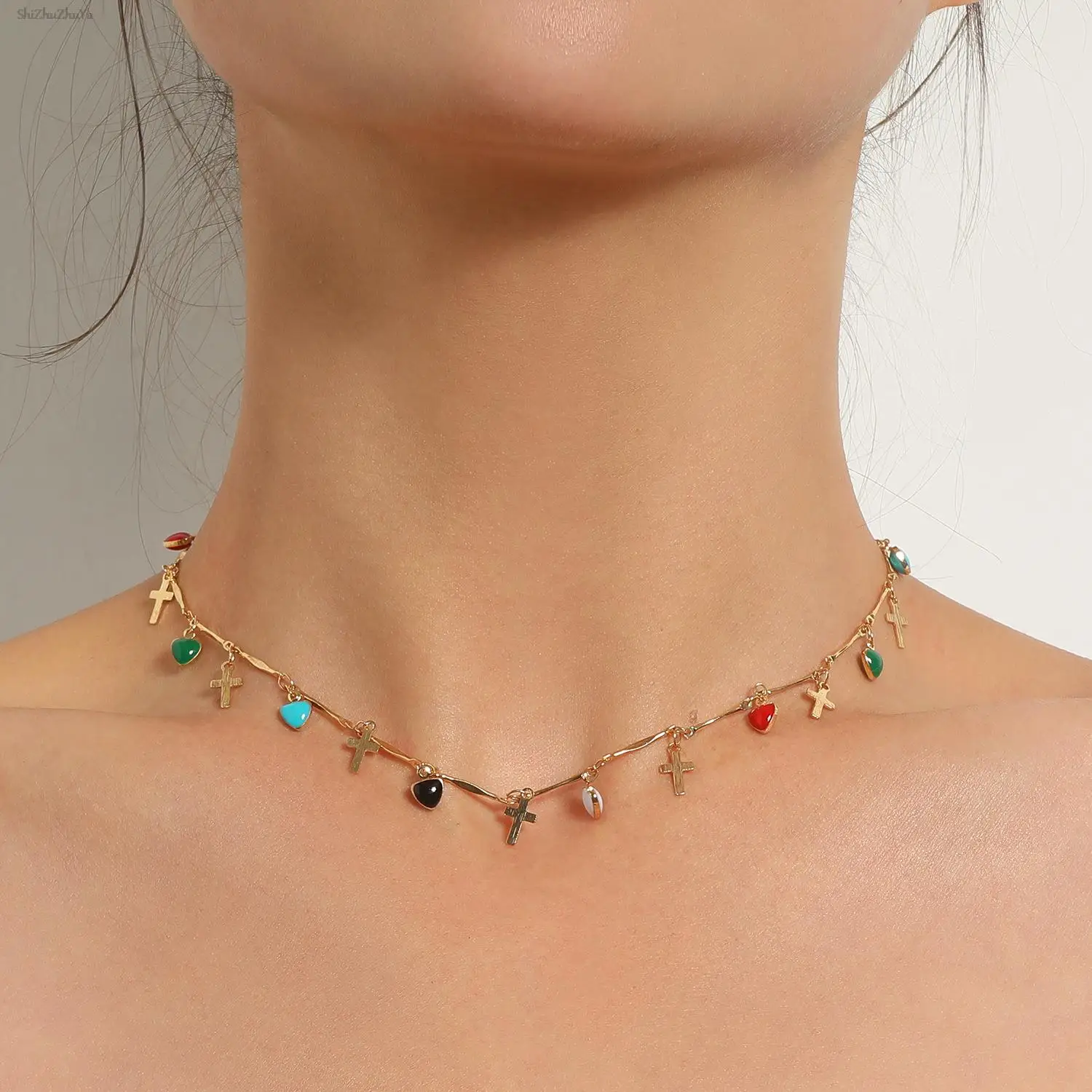 Drop oil color heart-shaped cross single-layer pendant necklace gold simple creative personality neckband ladies accessories
Drop oil color heart-shaped cross single-layer pendant necklace gold simple creative personality neckband ladies accessories