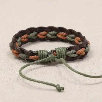 Hand-woven cowhide bracelet female niche design students simple and cold wind retro temperament leather bracelet B01719
Hand-woven cowhide bracelet female niche design students simple and cold wind retro temperament leather bracelet B01719
