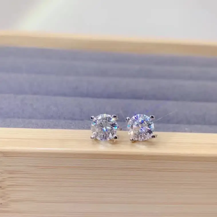 Classic White Gold Stud Earrings 0.5ct-2ct Moissanite 18k Gold Diamond Anniversary jewelry Earrings 
Classic White Gold Stud Earrings 0.5ct-2ct Moissanite 18k Gold Diamond Anniversary jewelry Earrings