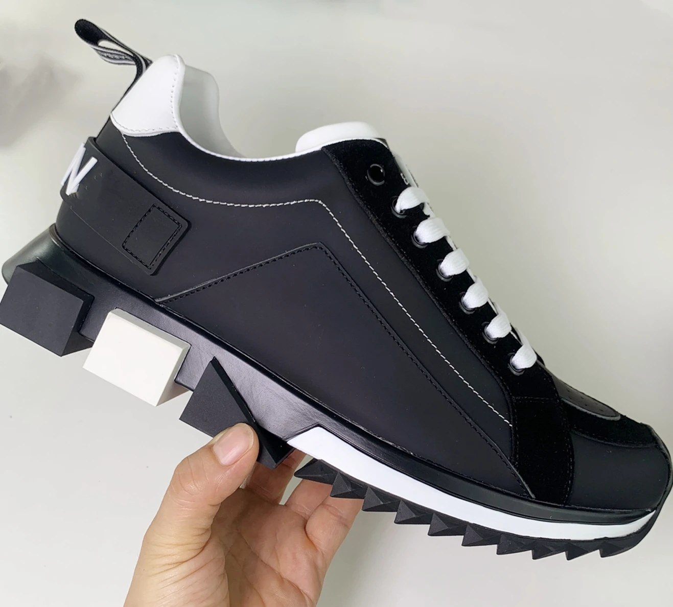 Men's Shoes Casual Shoes New Top Designer Brand Men's and Women's Fashion Casual Shoes Leather Sports Shoes Luxury Sports Shoes
Men's Shoes Casual Shoes New Top Designer Brand Men's and Women's Fashion Casual Shoes Leather Sports Shoes Luxury Sports Shoes
