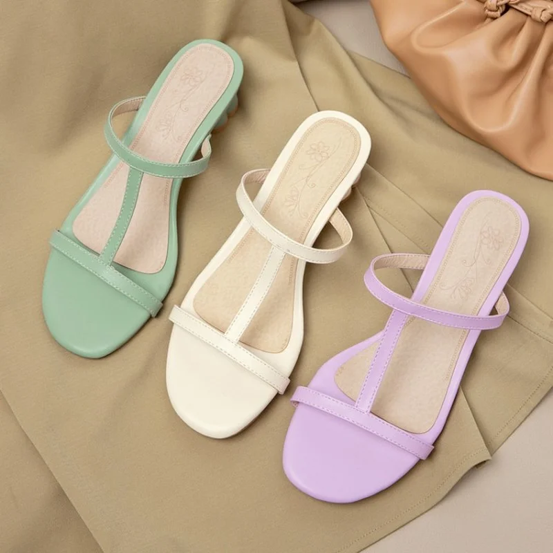 

FXYCMMCQ The New Korean Version of The Summer 2021 Solid Color Square Heel Sandals Size 32-45 102-18