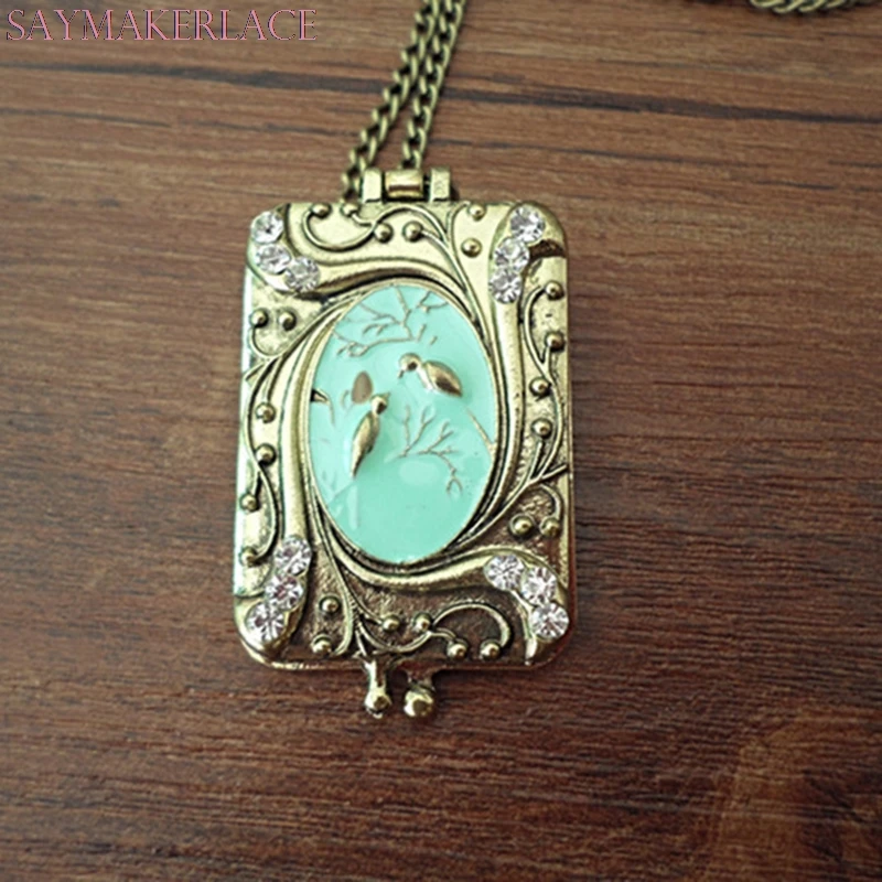 Vintage Retro Women Copper Flower Rhinestone Bird Locket Pendant Necklace Sweater Long Chain
Vintage Retro Women Copper Flower Rhinestone Bird Locket Pendant Necklace Sweater Long Chain