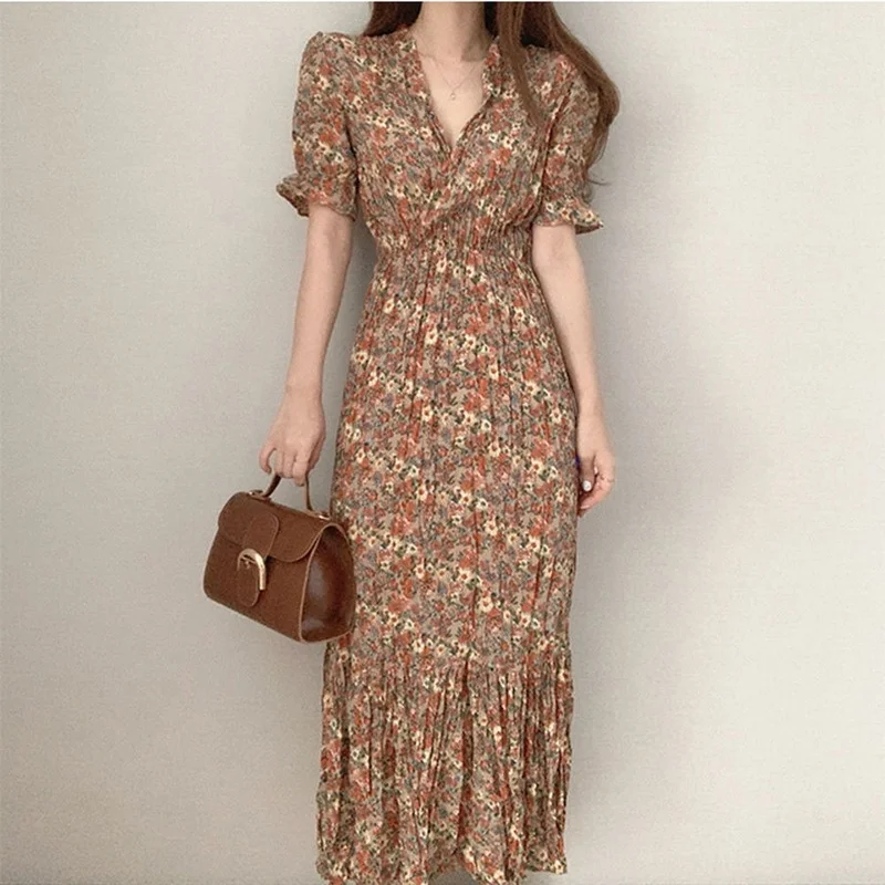 Korean Style Summer Women Dress Chiffon Fashion V-neck Floral Pleated Dress for Women Plus Size Long Party Dress Vestido 13949
Korean Style Summer Women Dress Chiffon Fashion V-neck Floral Pleated Dress for Women Plus Size Long Party Dress Vestido 13949