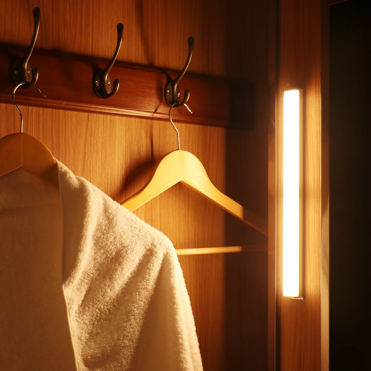 Automatic Motion Sensor Light Closet Light LED Light Cabinet Backlight PIR Cupboard Wardrobe Night Lamp For Kitchen Bedroom
Automatic Motion Sensor Light Closet Light LED Light Cabinet Backlight PIR Cupboard Wardrobe Night Lamp For Kitchen Bedroom