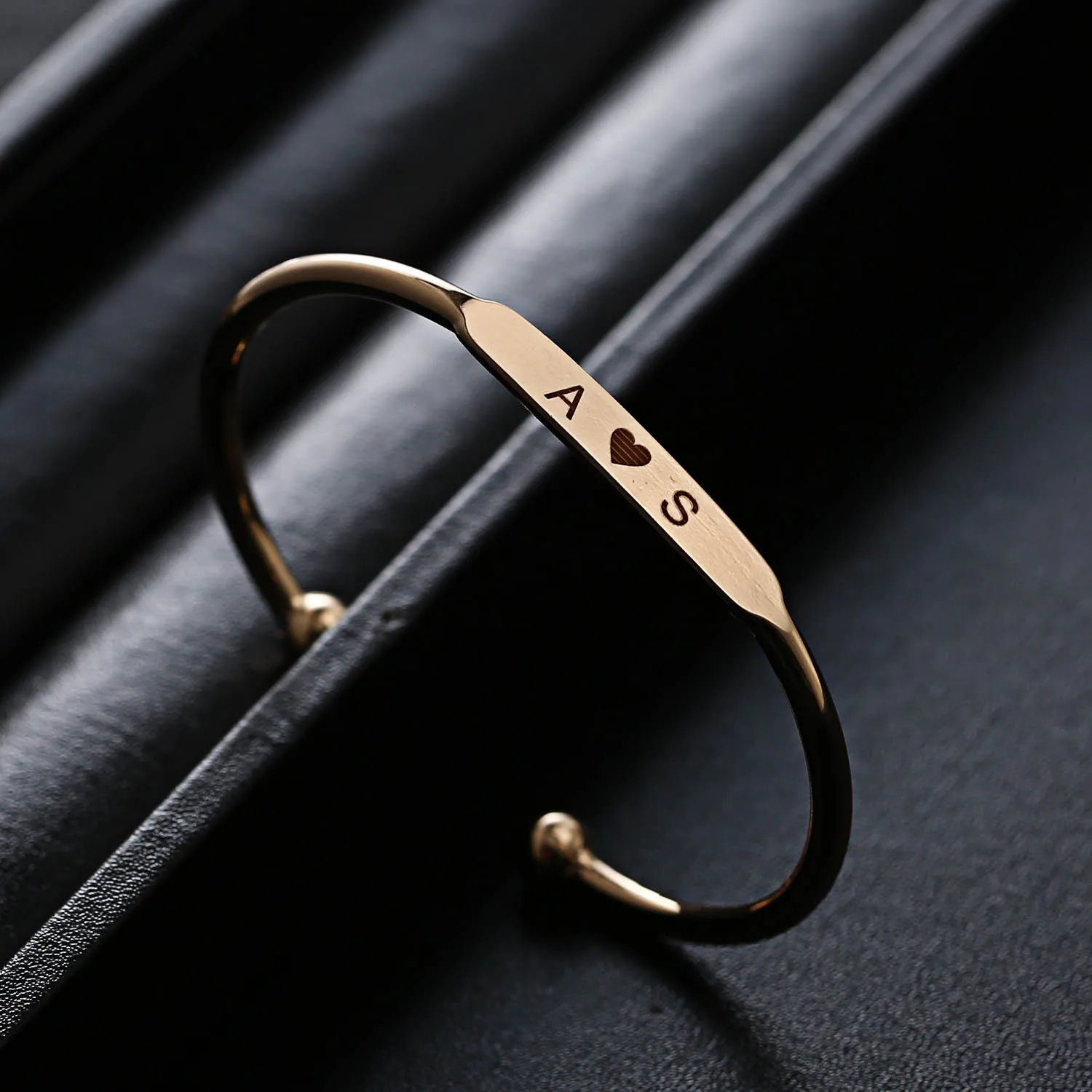 Rinhoo Free Engraved Personalized Custom Bracelet & Bangle Name ID Cuff Bracelet for Women Gold Open Bangle Jewelry Party Gift
Rinhoo Free Engraved Personalized Custom Bracelet & Bangle Name ID Cuff Bracelet for Women Gold Open Bangle Jewelry Party Gift