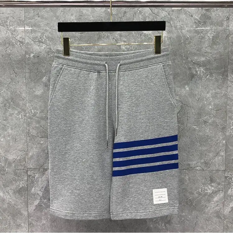 TB THOM BULUO Fashion Brand Casual Shorts Men Women Summer Cotton Casual Sports Trousers Blue Striped Knee Length Shorts
TB THOM BULUO Fashion Brand Casual Shorts Men Women Summer Cotton Casual Sports Trousers Blue Striped Knee Length Shorts