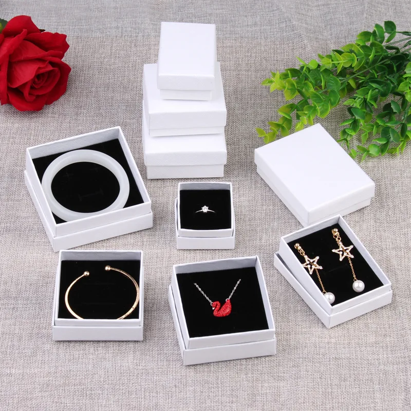 12pcs Kraft Jewelry Boxes For Necklace Ring Bracelet Display Gift packaging Custom Small Wedding Favor Boxes With Black Sponge
12pcs Kraft Jewelry Boxes For Necklace Ring Bracelet Display Gift packaging Custom Small Wedding Favor Boxes With Black Sponge