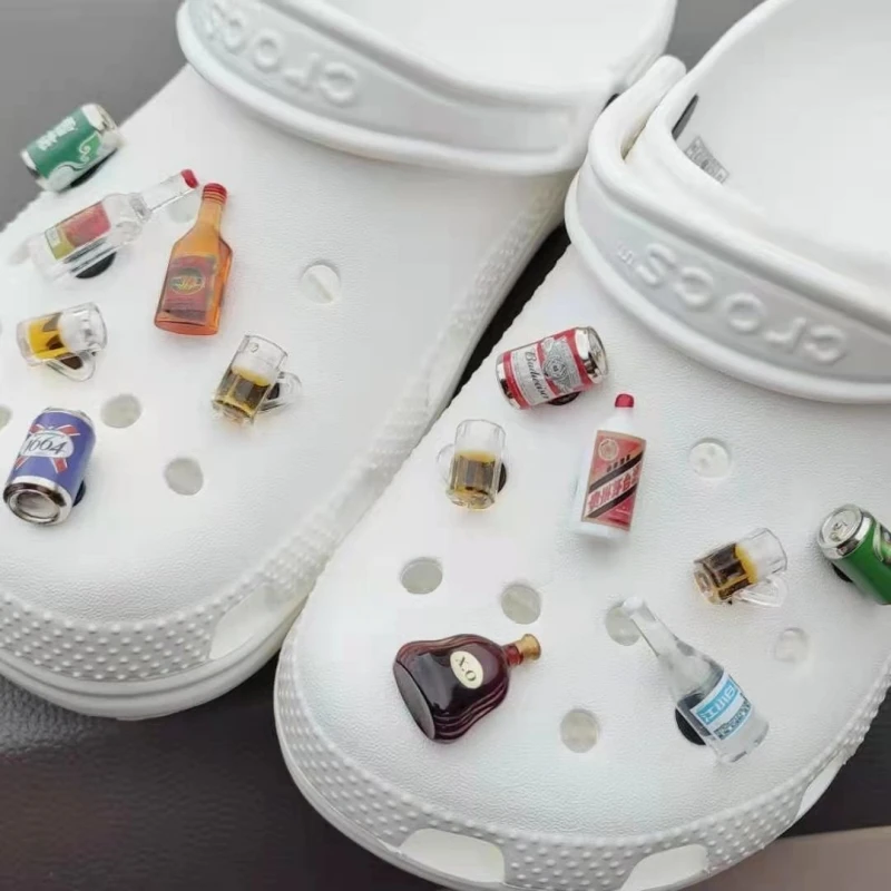 Cool Bundle Charms for Crocs DIY Luxury Beer Shoe Charms Designer Fashion Clogs Charms 2021 New Brand Shoe Decoration Hot Sale
Cool Bundle Charms for Crocs DIY Luxury Beer Shoe Charms Designer Fashion Clogs Charms 2021 New Brand Shoe Decoration Hot Sale
