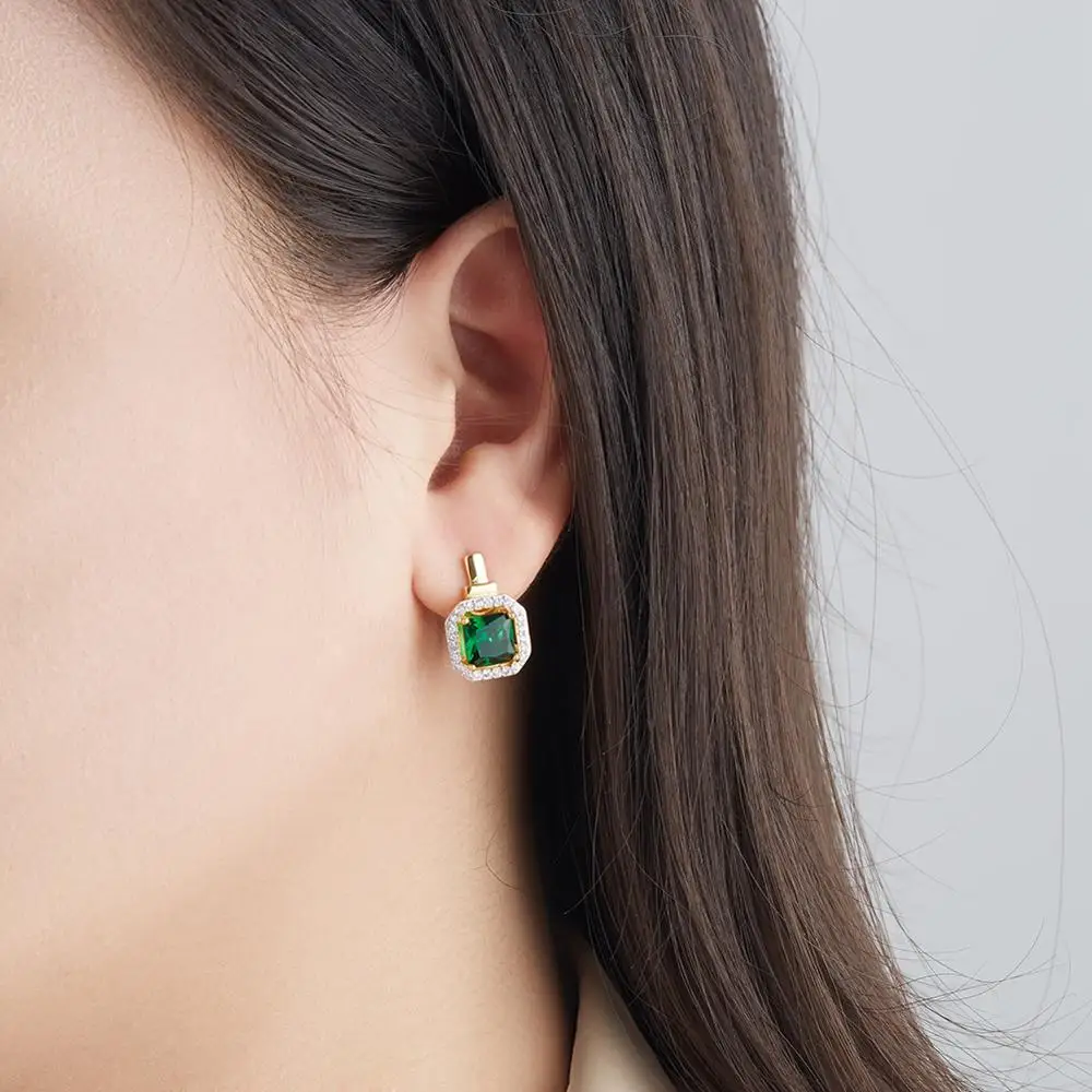 ZEMIOR Gold Plated Earrings For Women Geometric Square 5A Cubic Zirconia Stud Earring Fashion Jewelry Elegant Female Party Gift
ZEMIOR Gold Plated Earrings For Women Geometric Square 5A Cubic Zirconia Stud Earring Fashion Jewelry Elegant Female Party Gift