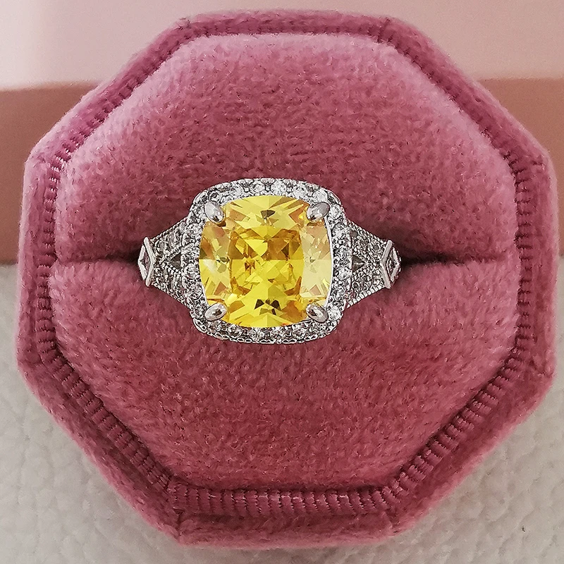 2021 New Luxury Yellow Color 925 Sterling Silver Engagement Ring For Women Lady Anniversary Gift Jewelry Bulk Sell R5938
2021 New Luxury Yellow Color 925 Sterling Silver Engagement Ring For Women Lady Anniversary Gift Jewelry Bulk Sell R5938