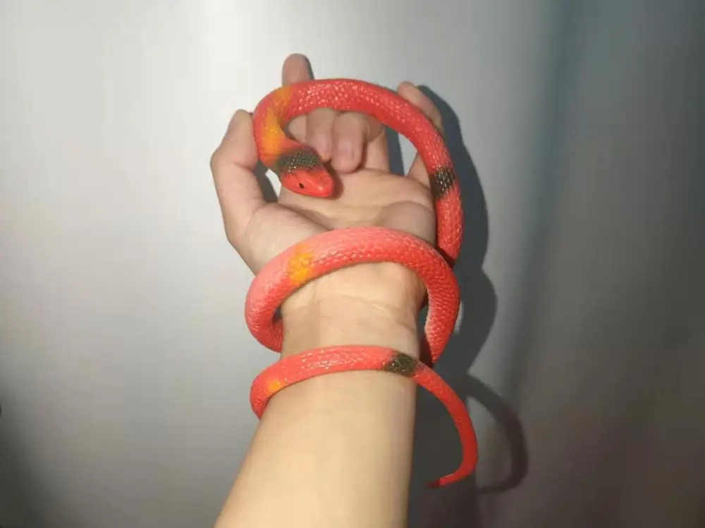 Моделирование мягкая резиновая змея игрушка модель страшная поддельная хитрый